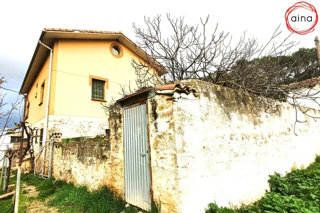 Vista exterior de Casa o xalet en venda en Pueyo / Puiu amb Aire condicionat, Calefacció i Jardí privat