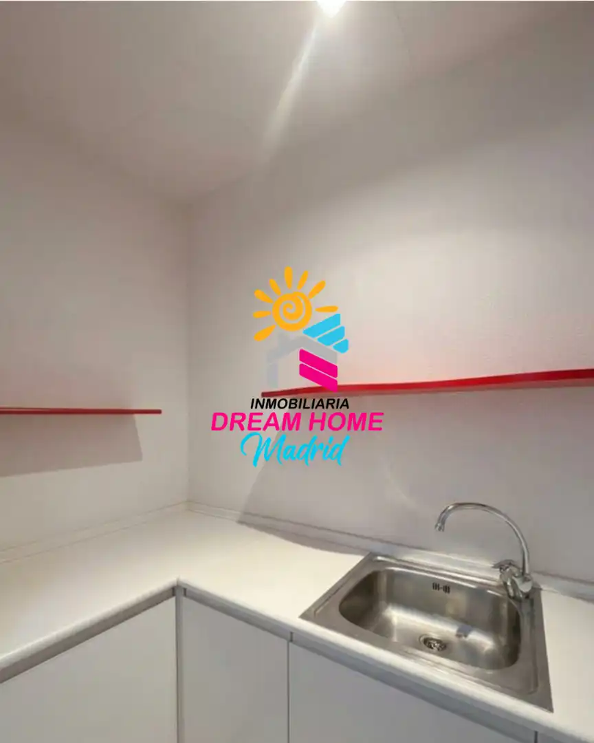 Piso con terraza en venta en Calle del Pez 11, imagen 4