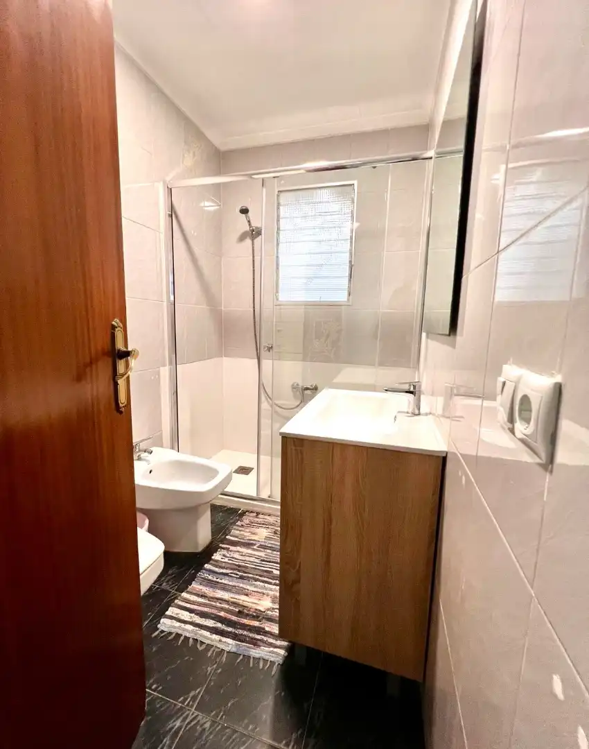 Baño de Piso para compartir en Canals, Valencia