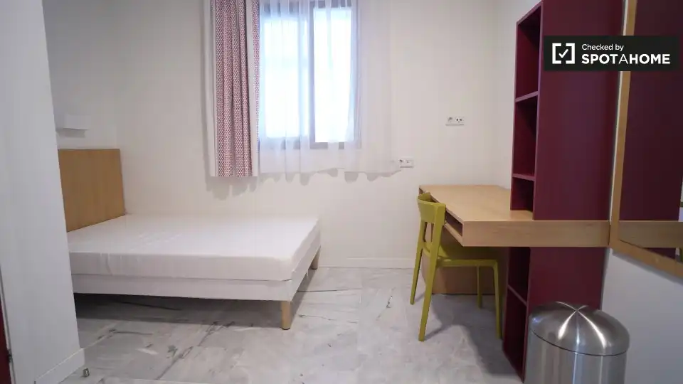 Habitación en Triana Oeste