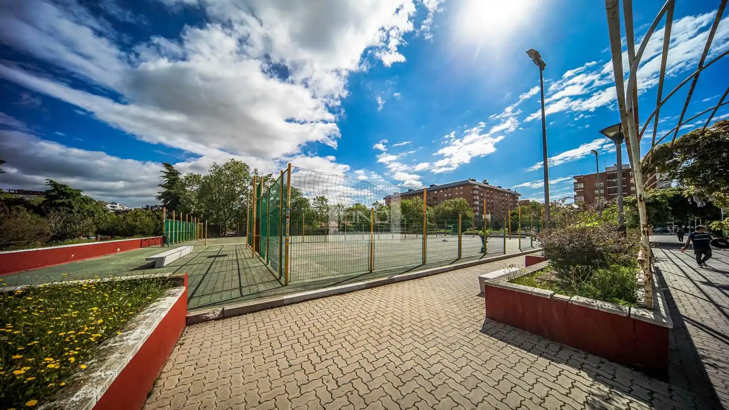 Vista exterior de Pis en venda en Alcorcón amb Aire condicionat, Calefacció i Parquet