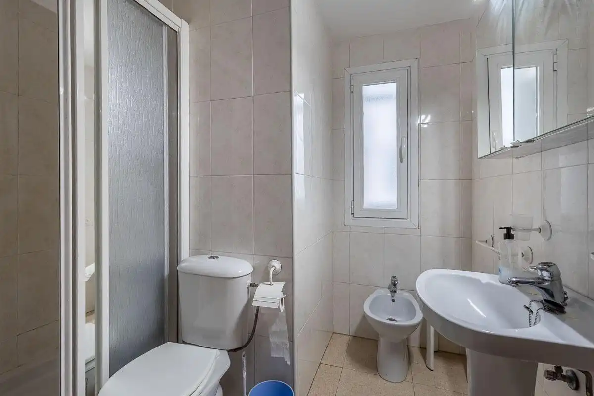 Flat with lift to rent in Beiro, imagen 13