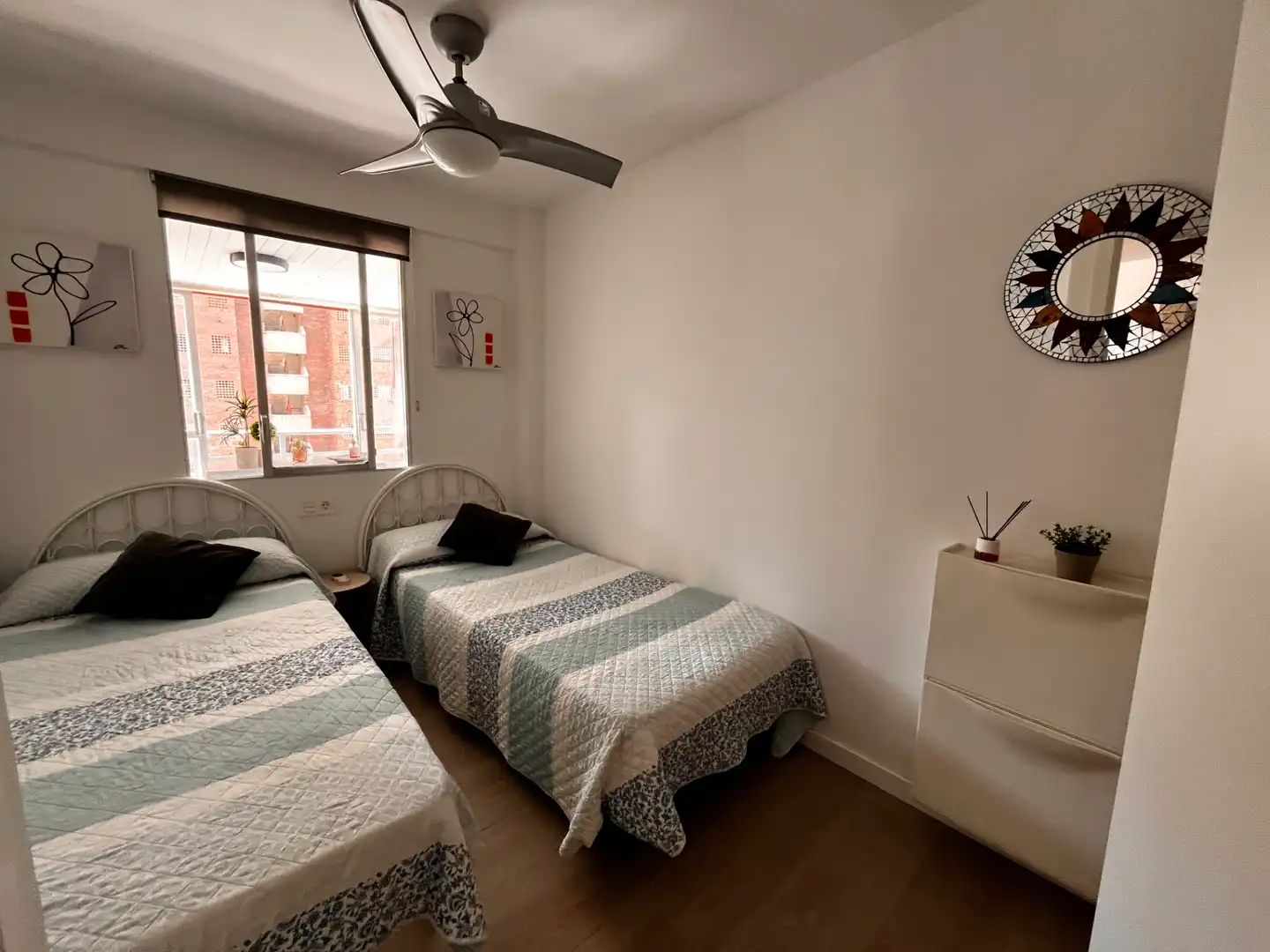 Schlafzimmer von Wohnungen zur Miete in Benidorm mit Klimaanlage, Heizung und Terrasse