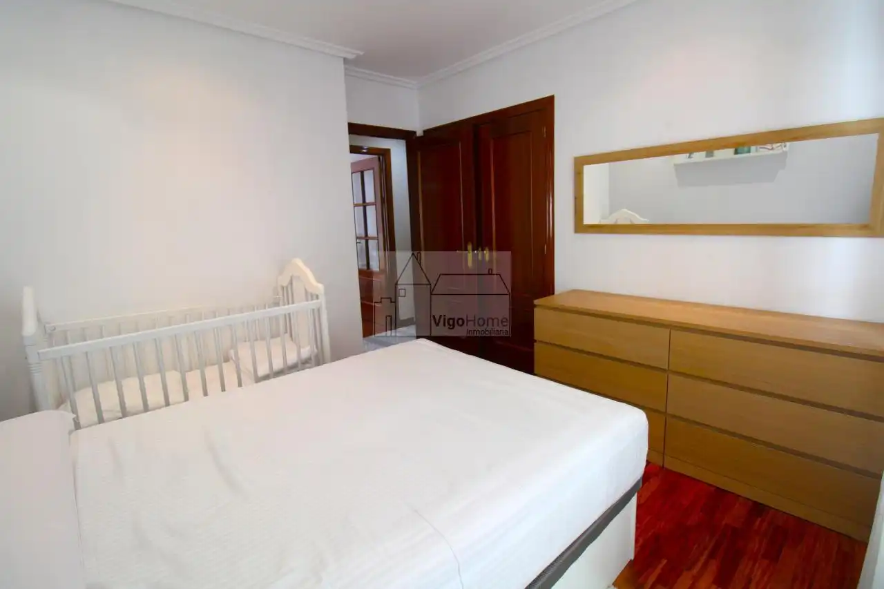 Bedroom of Flat for rent in Vigo   with Heating, Parquet flooring and Storage room
