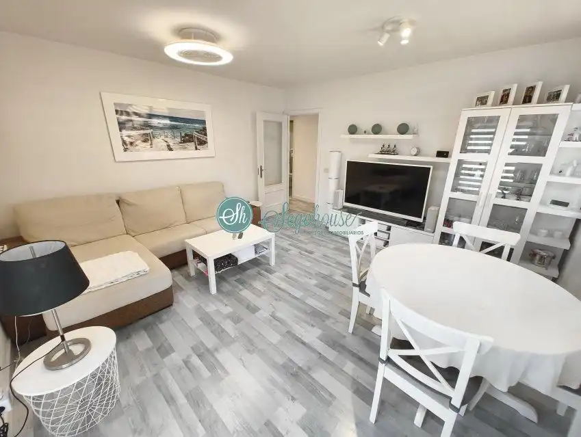 Sala de estar de Piso en venta en Torrecaballeros con Calefacción, Terraza y Amueblado