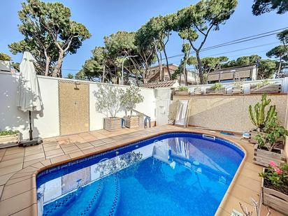 Swimming pool of House or chalet for sale in Castelldefels  with Air Conditioner, Heating and Private garden