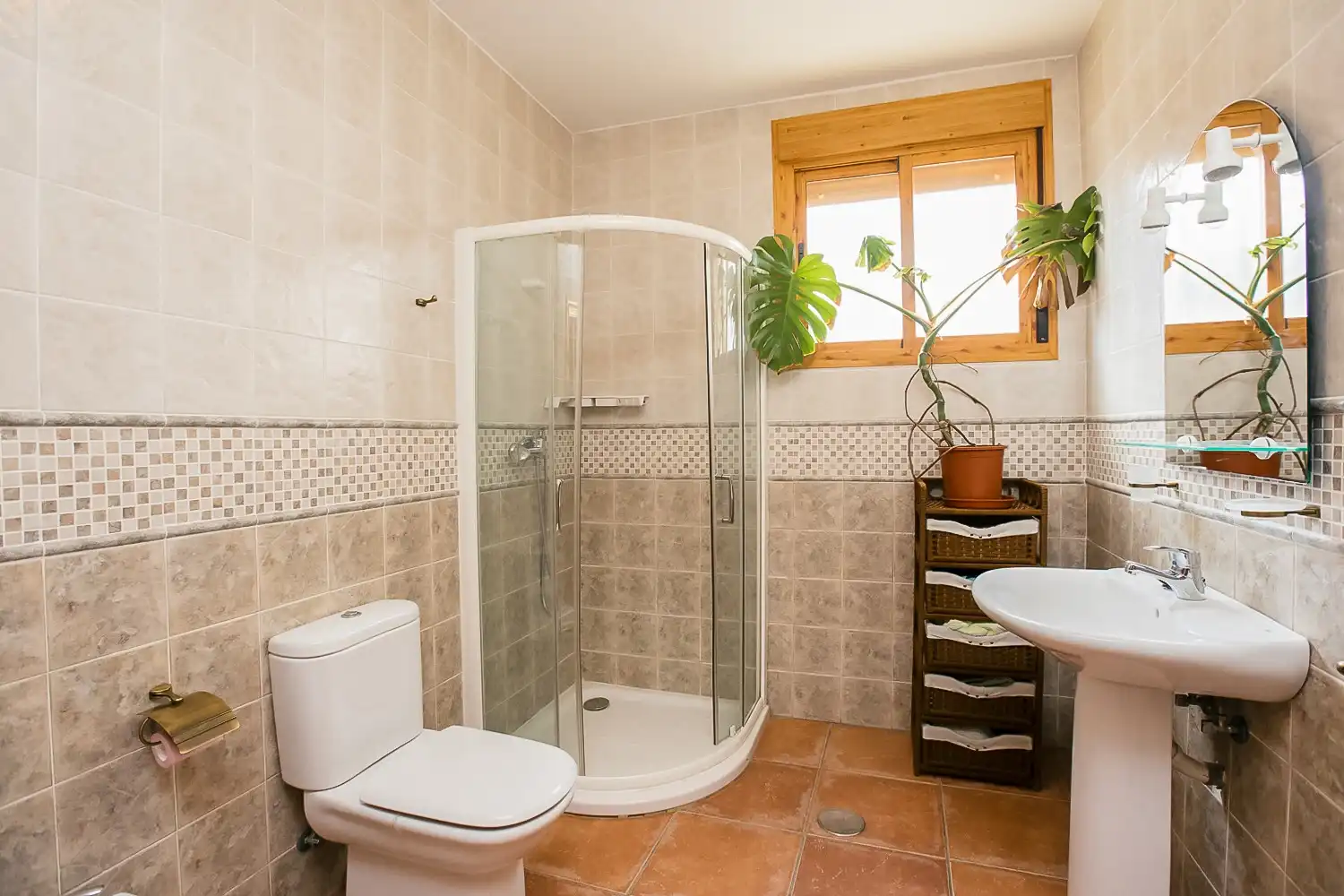 Bany de Casa o xalet en venda en Purullena amb Aire condicionat, Jardí privat i Terrassa