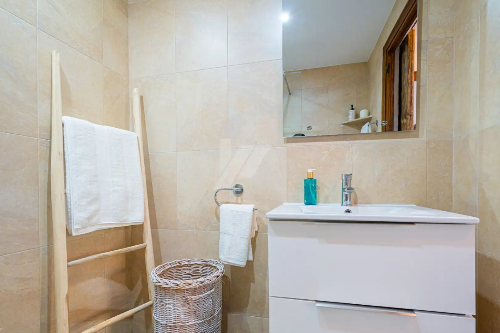 Bany de Apartament en venda en Moraira amb Aire condicionat, Calefacció i Jardí privat