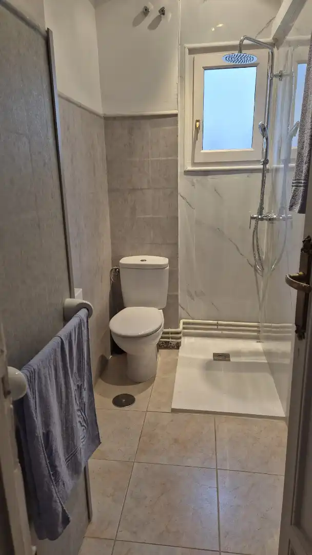 Baño de Piso de alquiler en Úbeda con Aire acondicionado, Calefacción y Amueblado