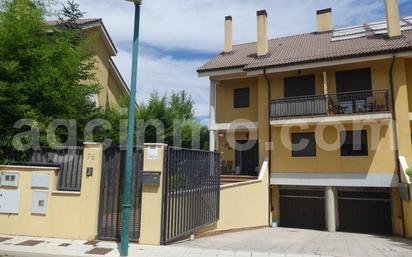 Vista exterior de Casa o xalet en venda en Valladolid Capital amb Calefacció, Terrassa i Traster