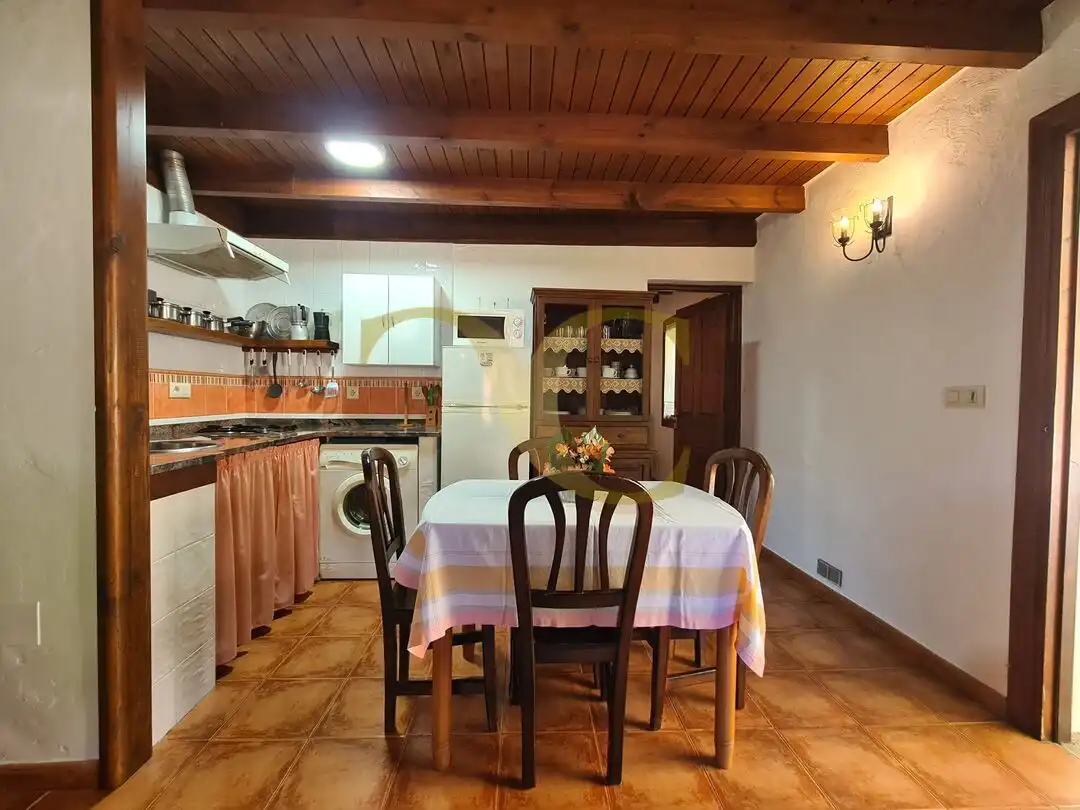 Cuina de Casa o xalet en venda en Peñamellera Alta amb Calefacció, Jardí privat i Terrassa