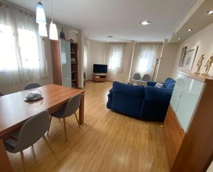 Sala d'estar de Casa o xalet en venda en Alzira amb Jardí privat, Terrassa i Traster