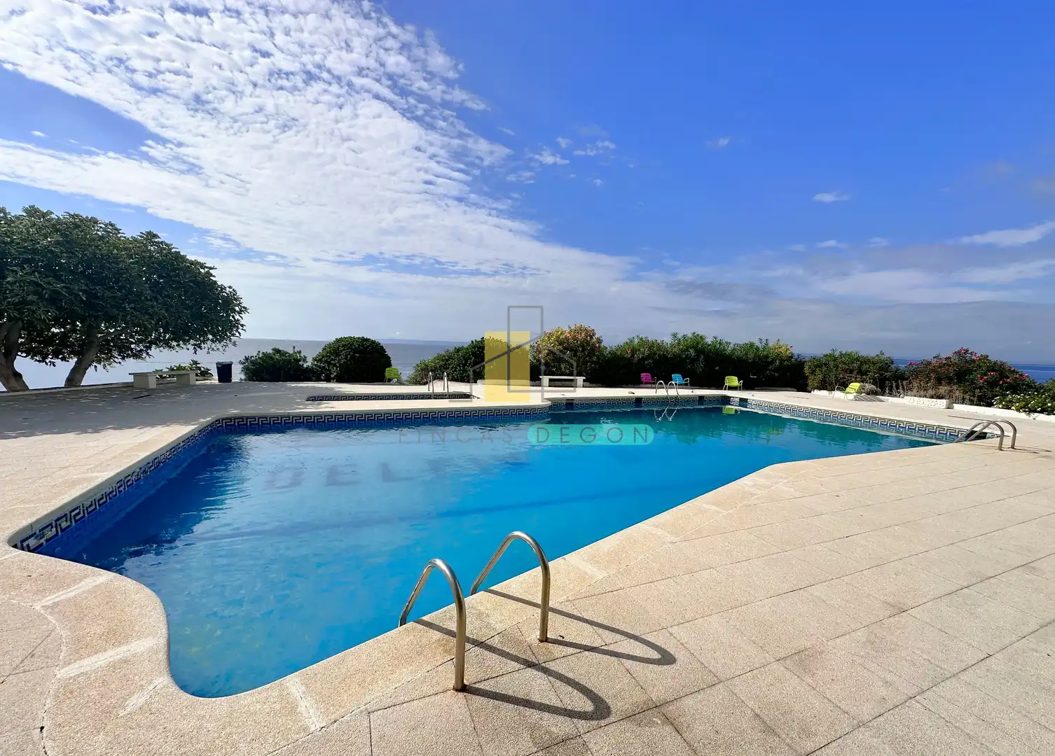Schwimmbecken von Wohnung zum Verkauf in Roses