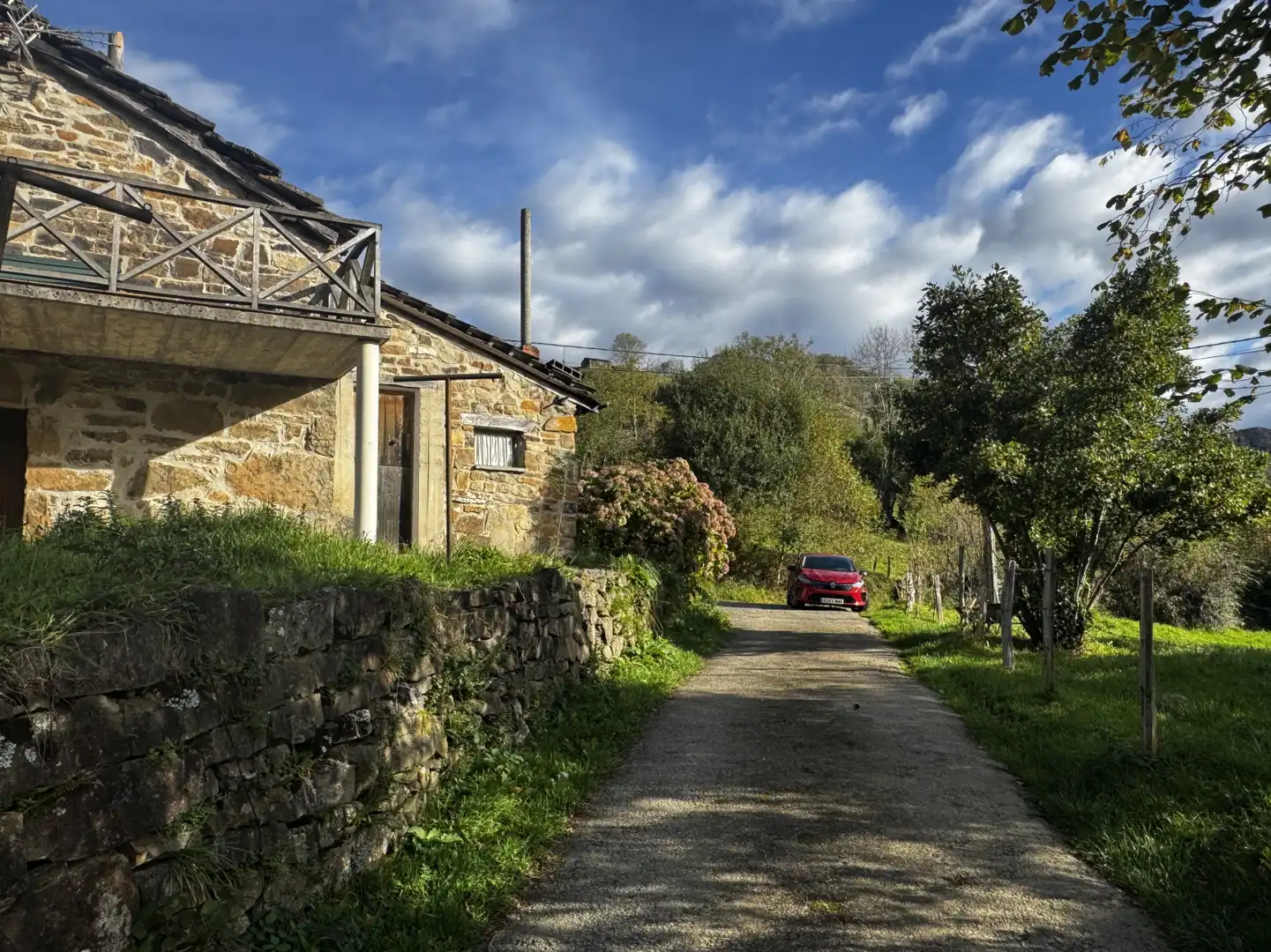 Vista exterior de Casa o xalet en venda en San Roque de Riomiera