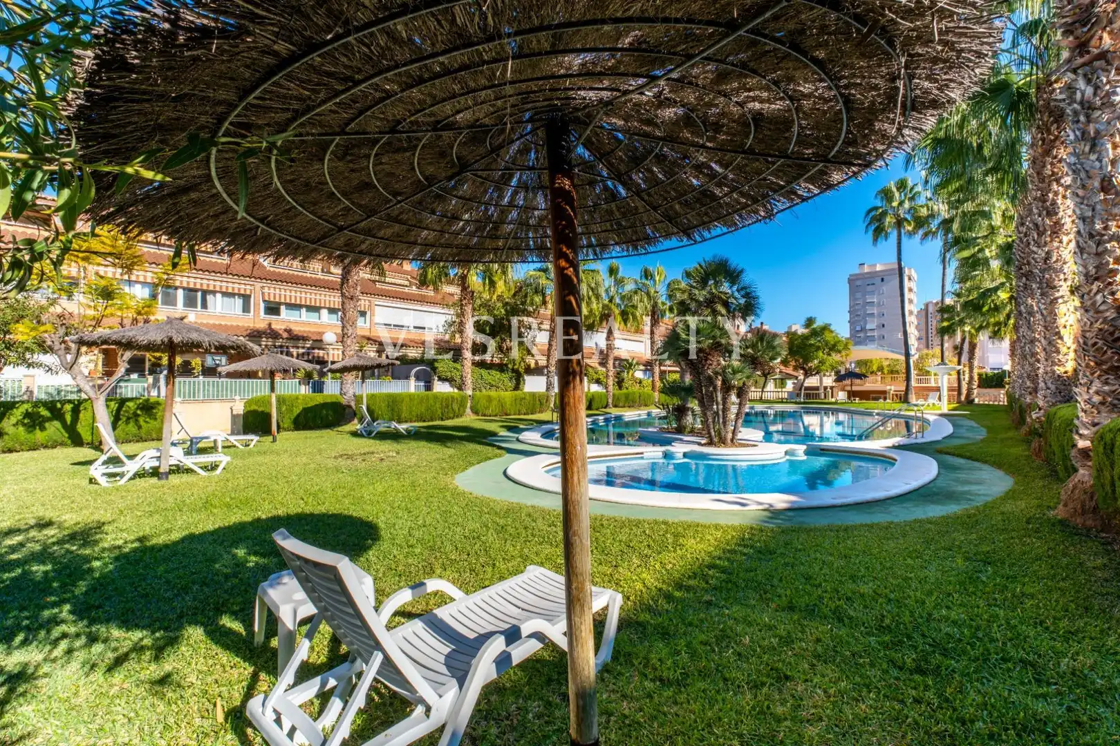 Jardí de Casa adosada en venda en Alicante / Alacant amb Aire condicionat, Calefacció i Jardí privat