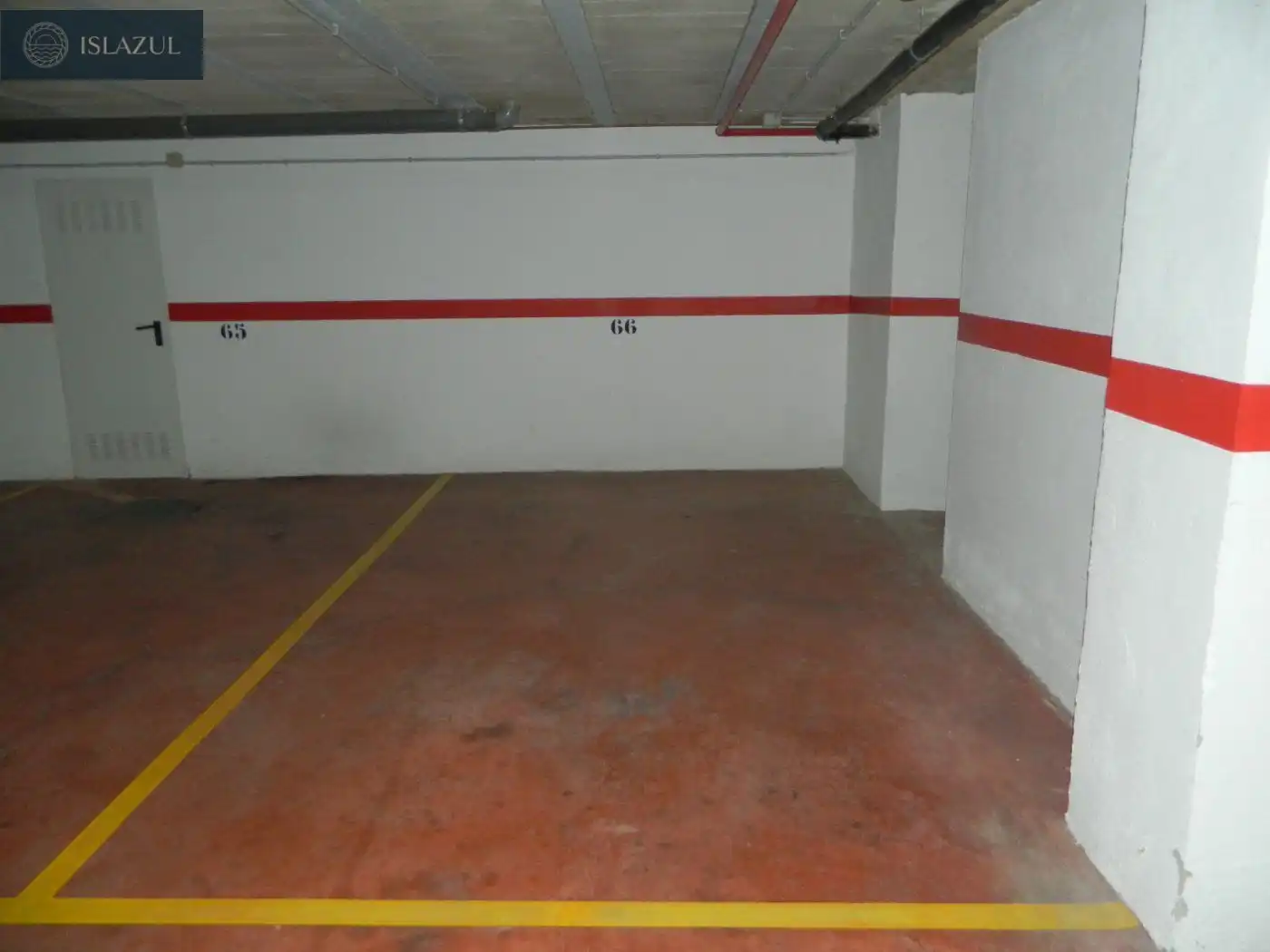 Parking de Dúplex de alquiler en Isla Cristina con Terraza, Balcón y Piscina comunitaria