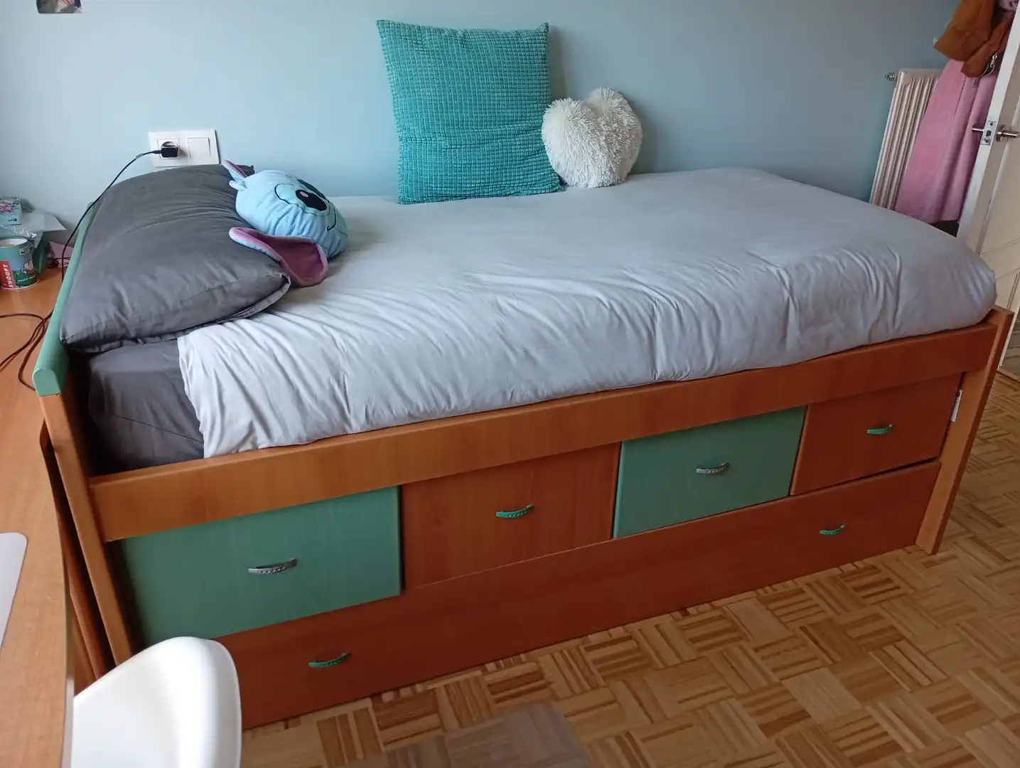 Habitación de Piso en venta en Gijón  con Calefacción, Parquet y Terraza