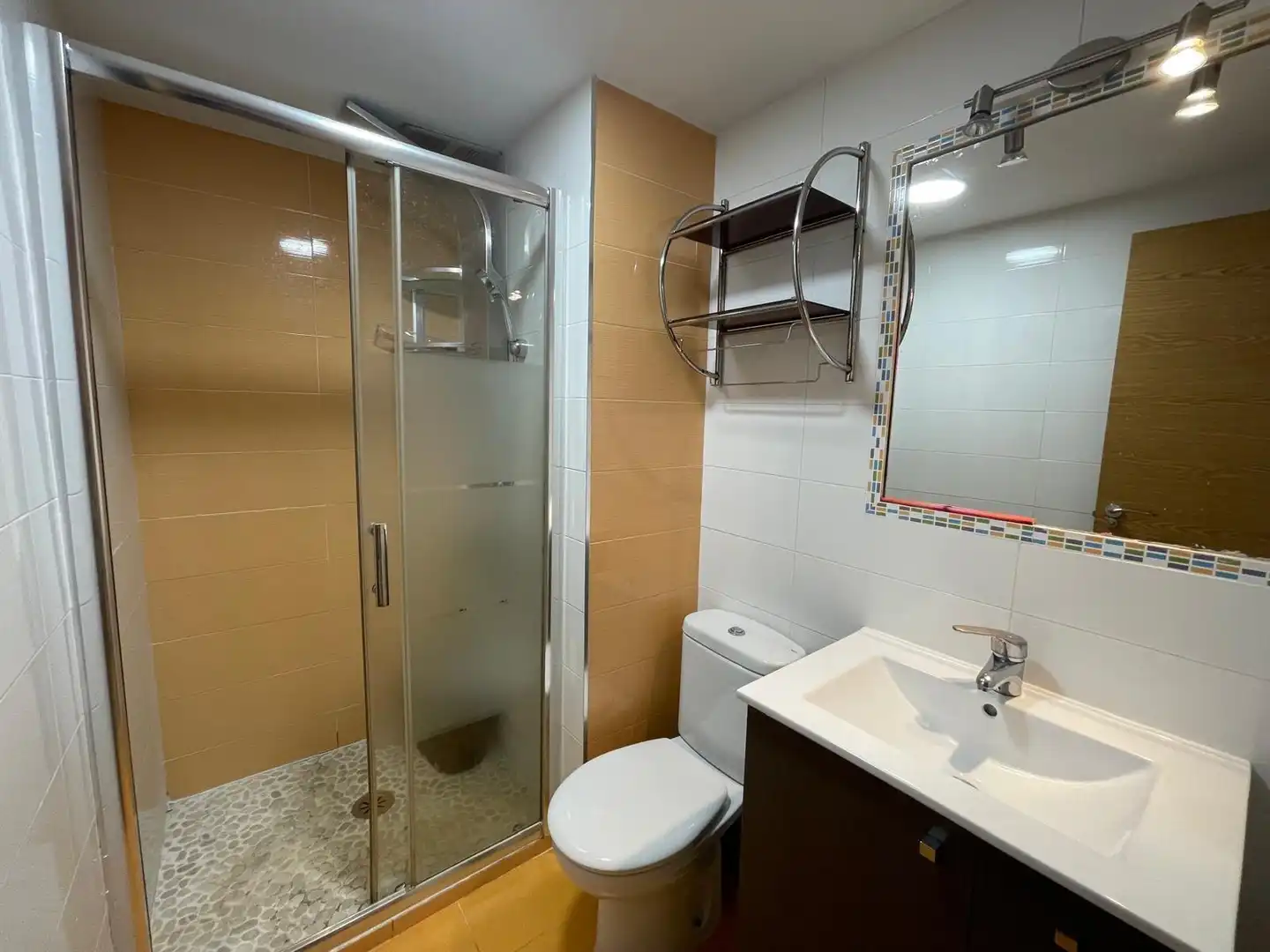 Baño de Piso en venta en Huesca con Parquet, Terraza y Amueblado