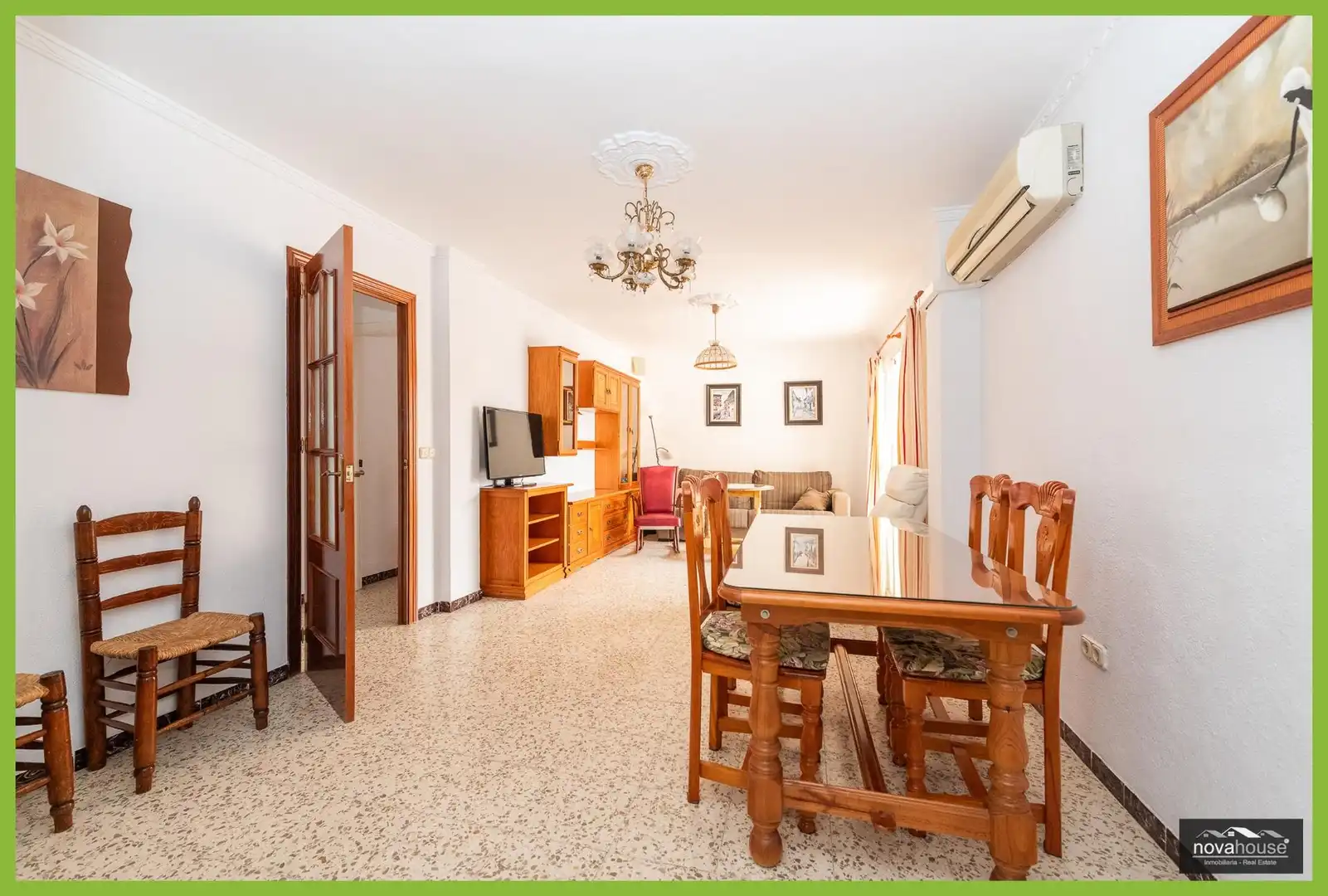 Living room of Flat for sale in Rincón de la Victoria  with Air Conditioner, Terrace and Alarm