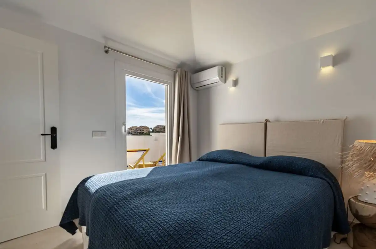Schlafzimmer von Maisonette zur Miete in Marbella mit Klimaanlage, Terrasse und Abstellraum