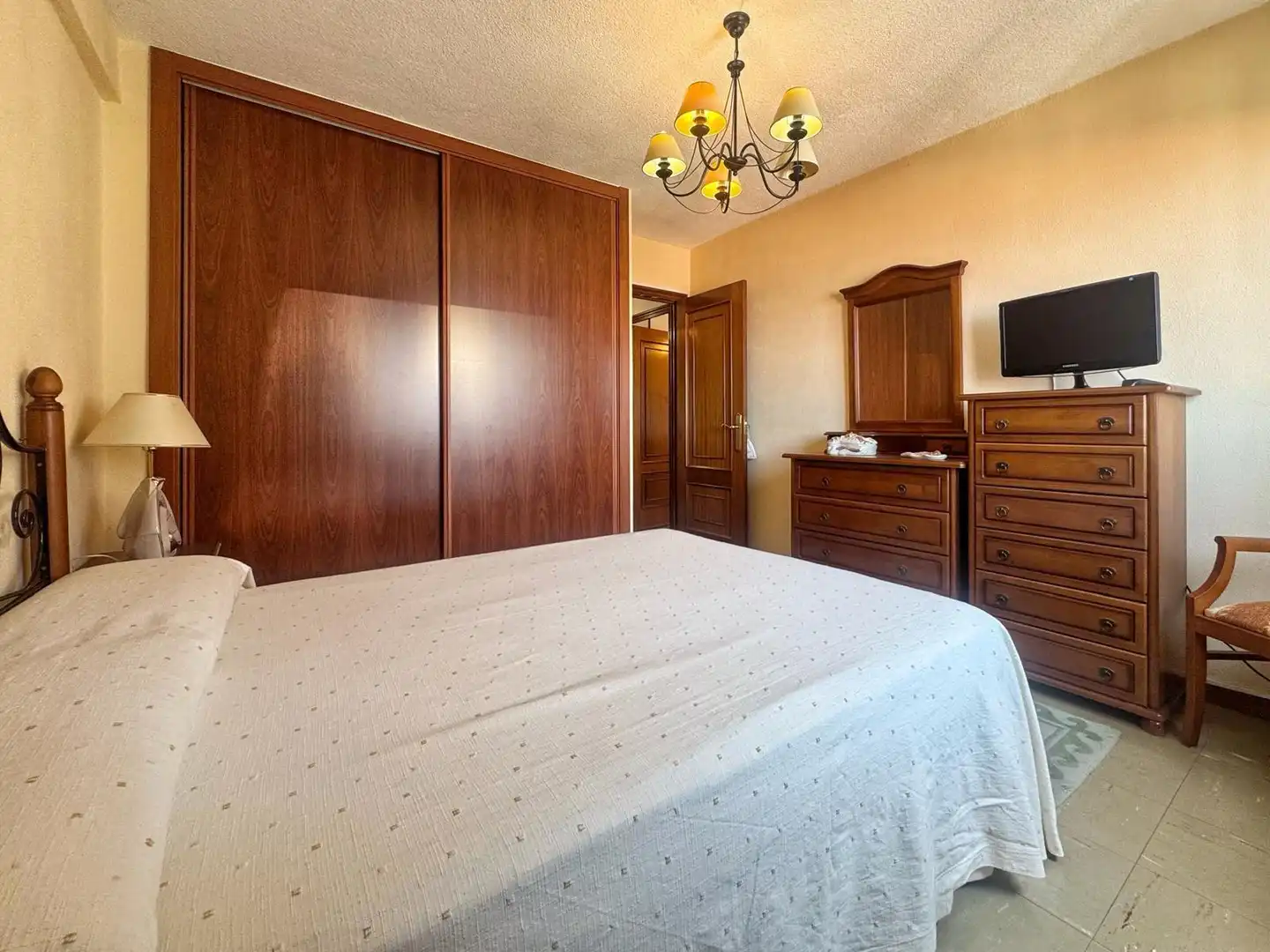 Habitación de Piso en venta en Vigo  con Calefacción, Terraza y Amueblado