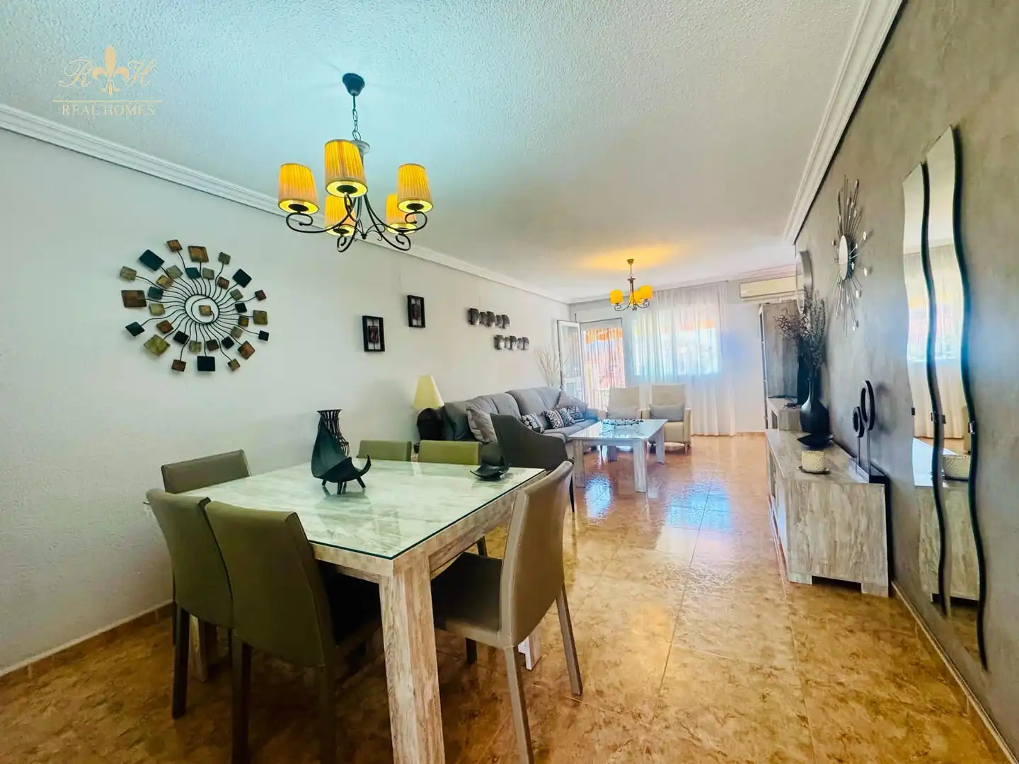 Sala d'estar de Casa adosada en venda en La Nucia amb Aire condicionat, Traster i Piscina