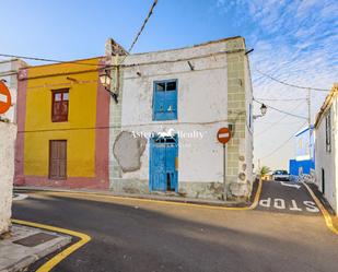 Vista exterior de Casa o xalet en venda en Guía de Isora amb Terrassa