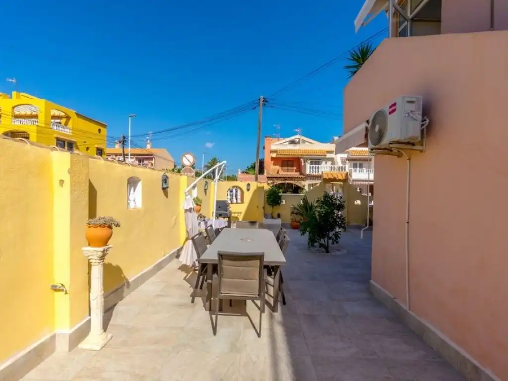 Apartment with garden for sale in Playa de los Locos, imagen 5