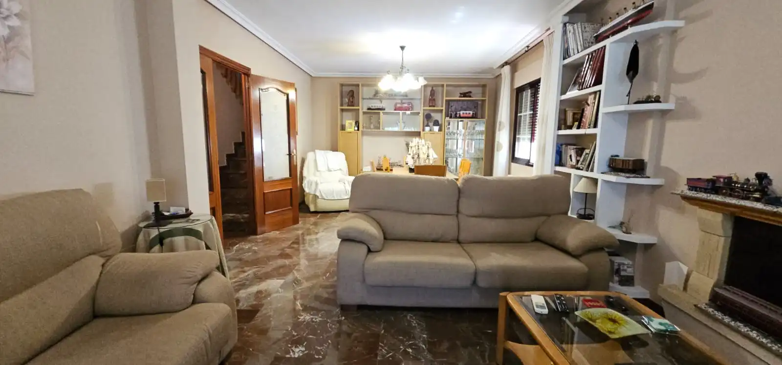 Sala d'estar de Casa o xalet en venda en Puertollano amb Aire condicionat, Calefacció i Jardí privat