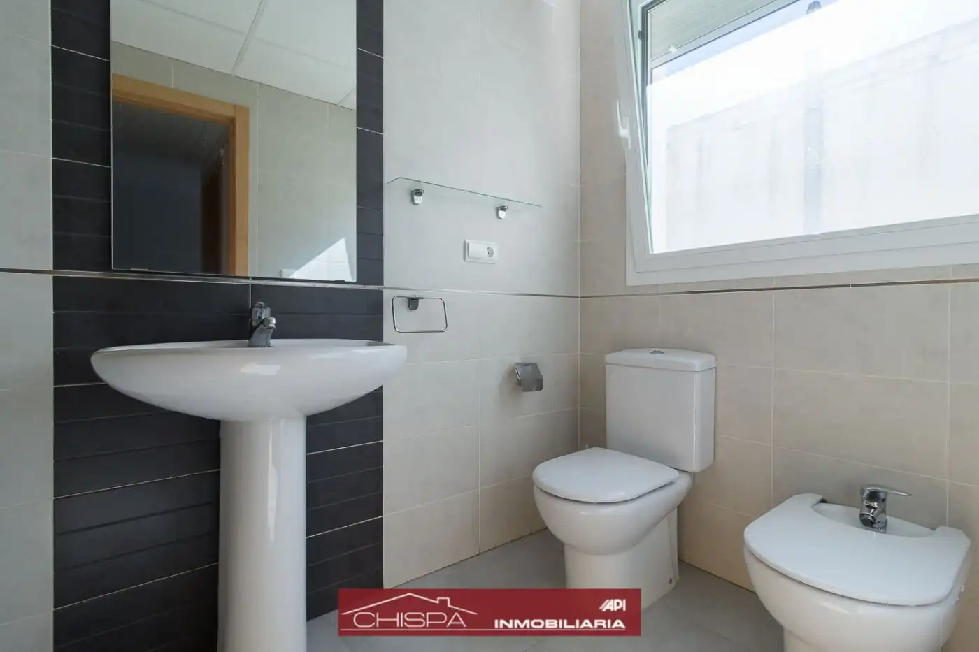 Baño de Piso en venta en Náquera con Terraza, Trastero y Piscina comunitaria