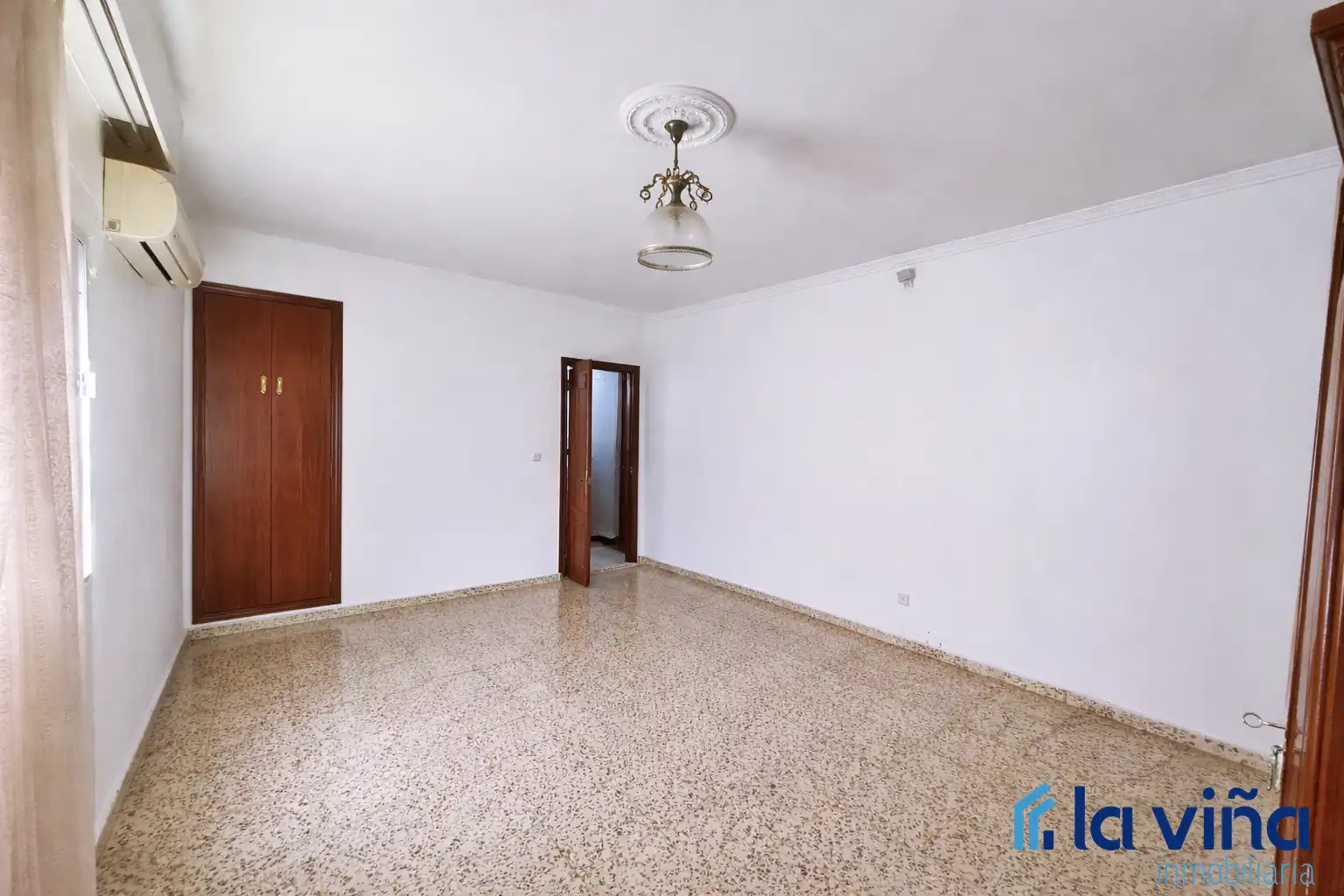 Sala d'estar de Casa o xalet en venda en Antequera amb Aire condicionat i Terrassa