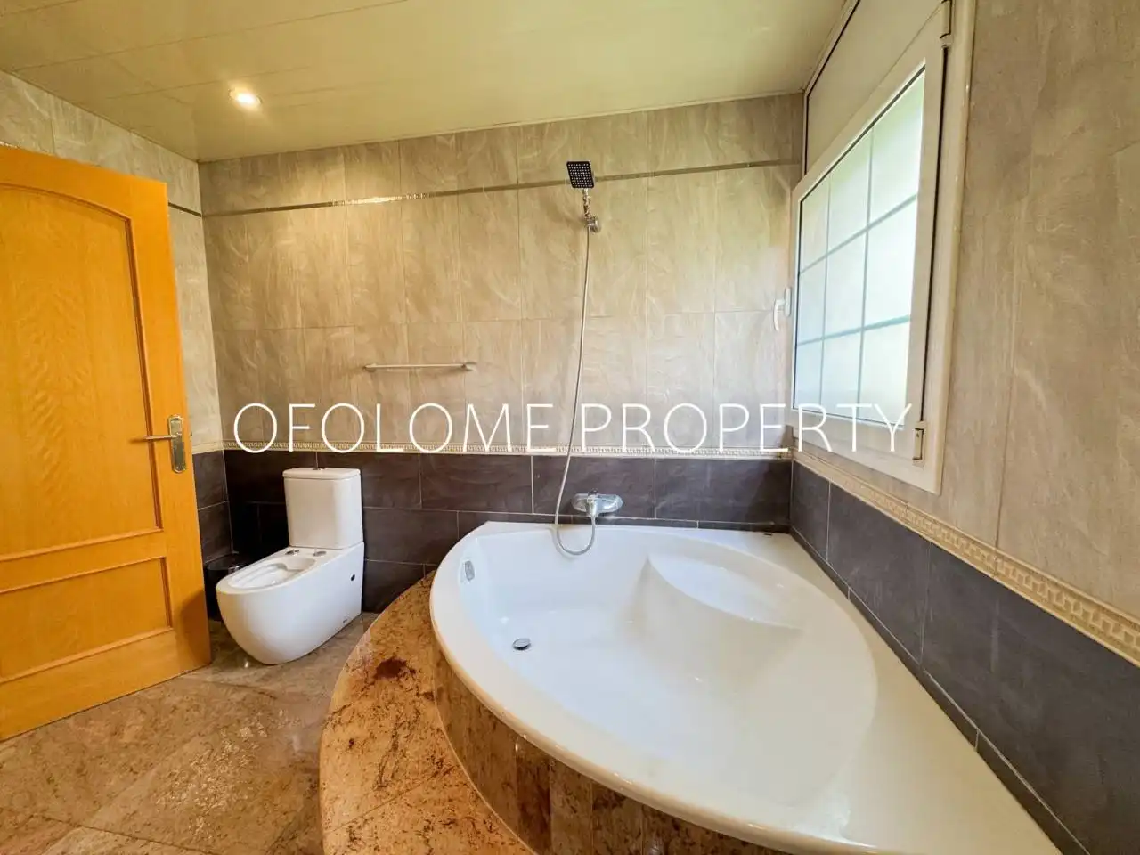 Baño de Casa o chalet en venta en Santa Perpètua de Mogoda con Aire acondicionado, Calefacción y Jardín privado