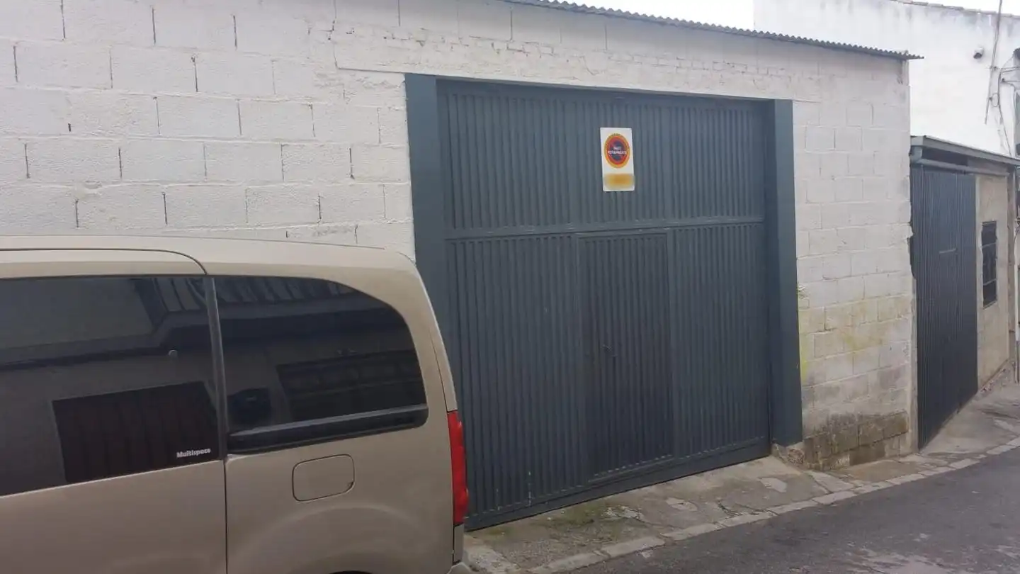 Parking de Planta baja en venta en Pinos Puente con Piscina comunitaria