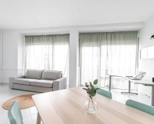 Living room of Flat to rent in  Barcelona Capital  with Air Conditioner, Heating and Furnished