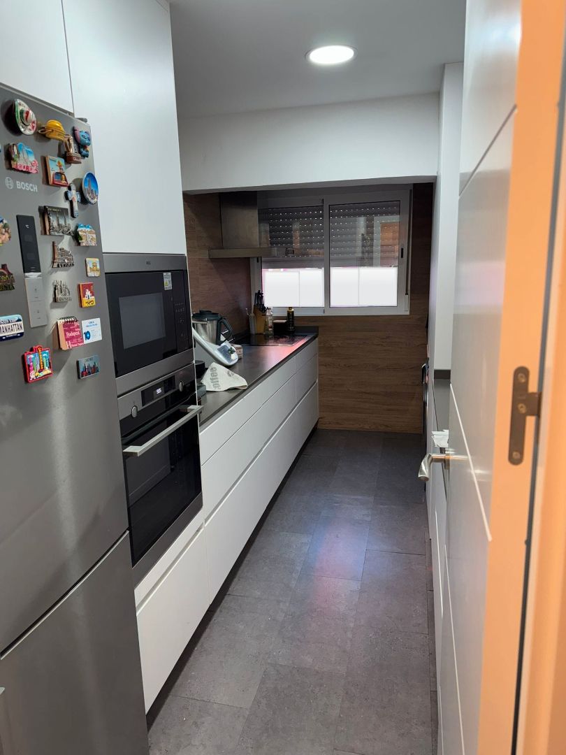 Cuina de Pis en venda en  Granada Capital amb Aire condicionat, Calefacció i Moblat