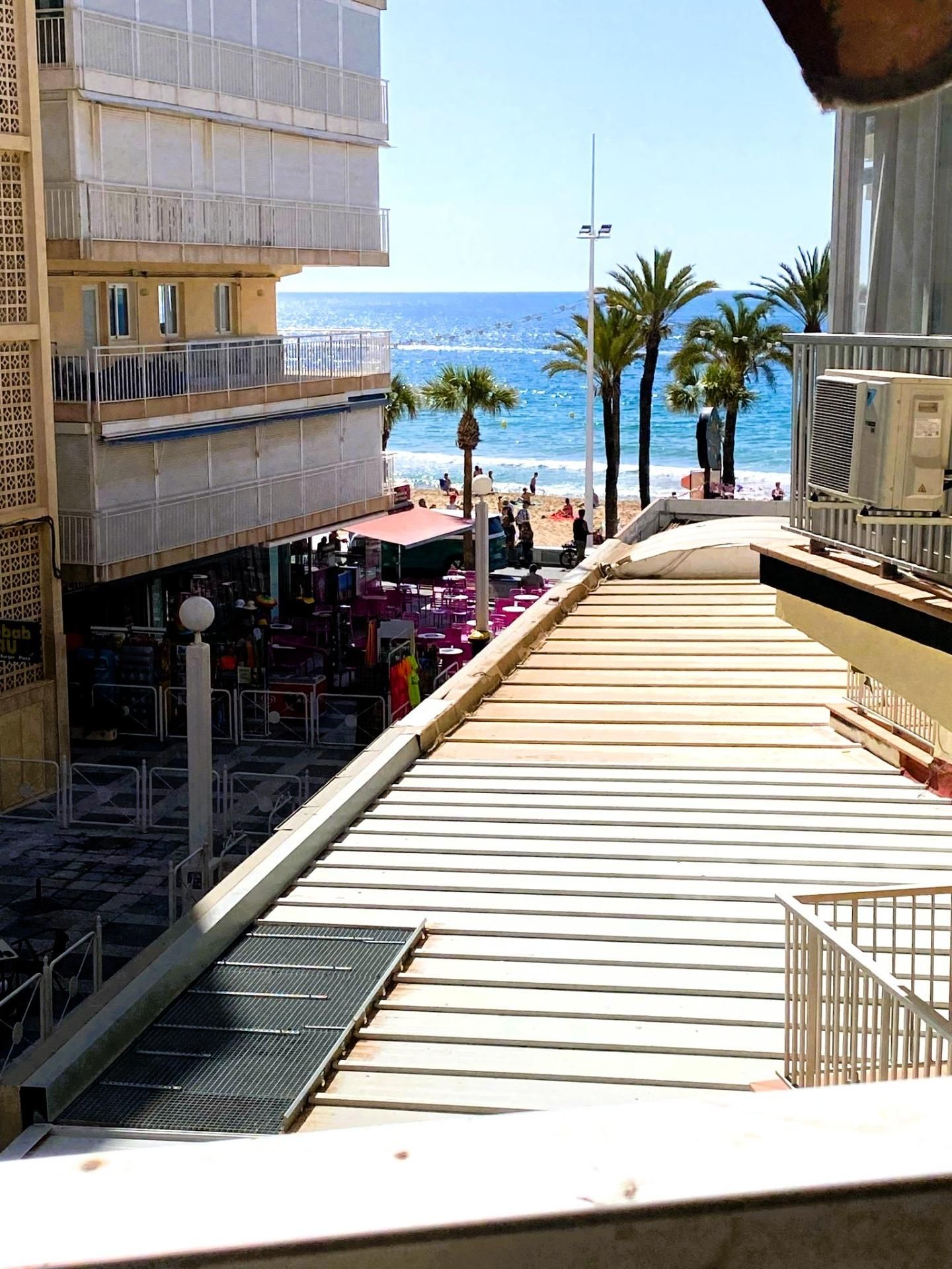 Vista exterior de Pis en venda en Benidorm amb Aire condicionat i Parquet