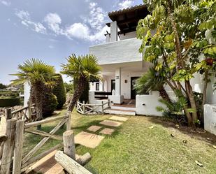 Garden of Single-family semi-detached for sale in Estepona  with Air Conditioner, Terrace and Swimming Pool