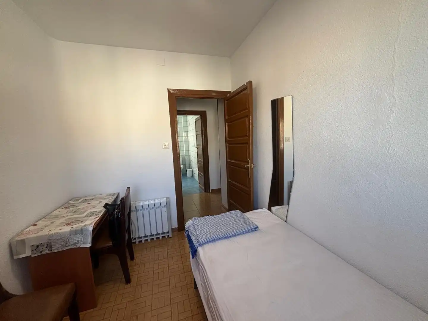 Schlafzimmer von Wohnung zur Miete in Granada mit Möbliert