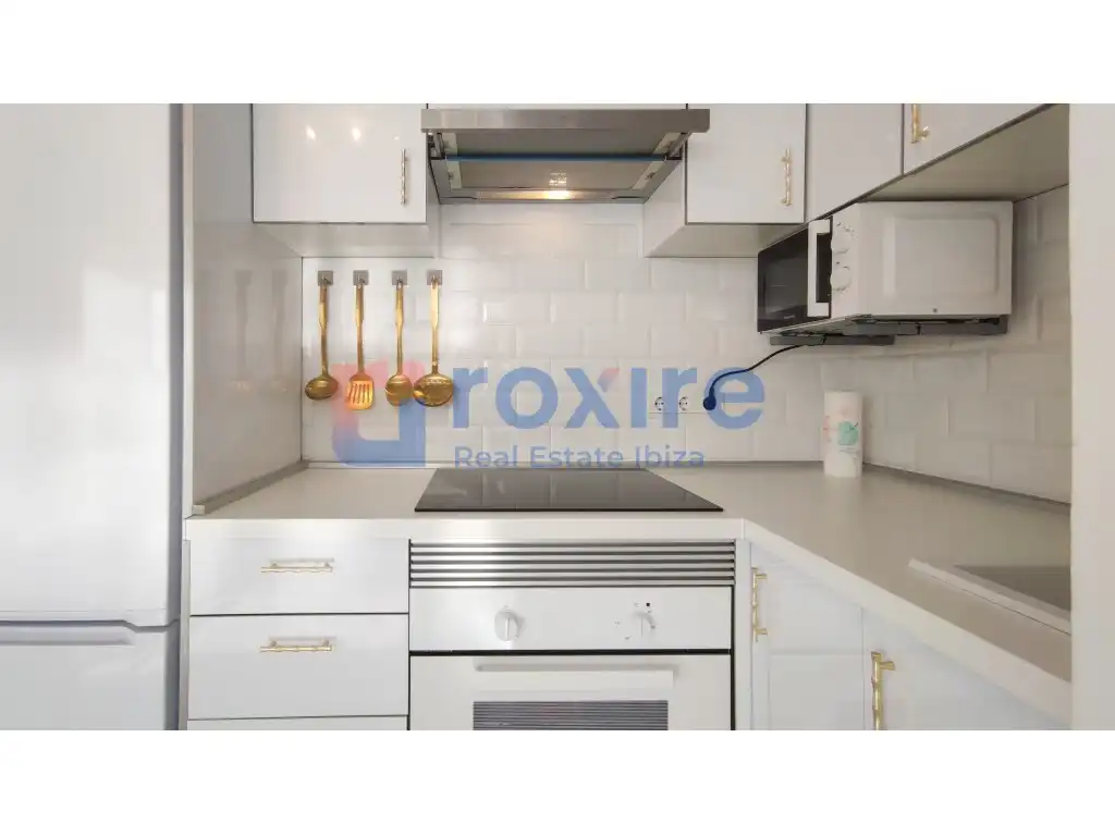 Cocina de Estudio de alquiler en Sant Antoni de Portmany con Aire acondicionado, Terraza y Horno