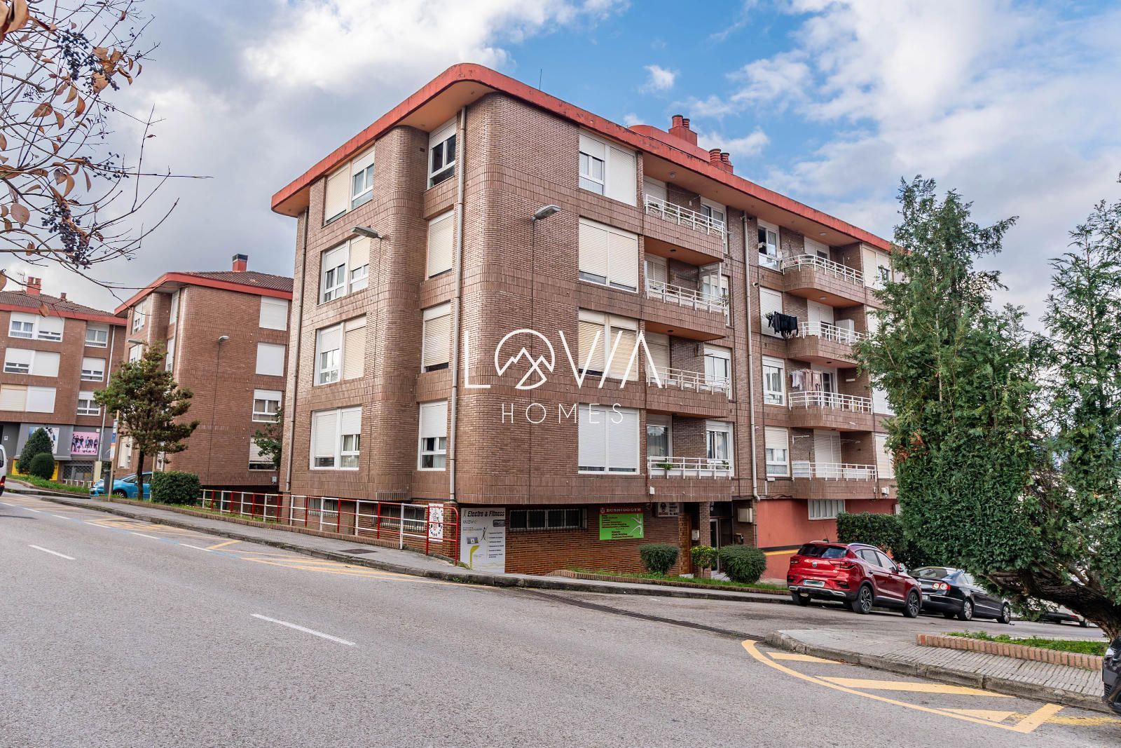 Vista exterior de Piso en venta en Torrelavega  con Terraza y Trastero