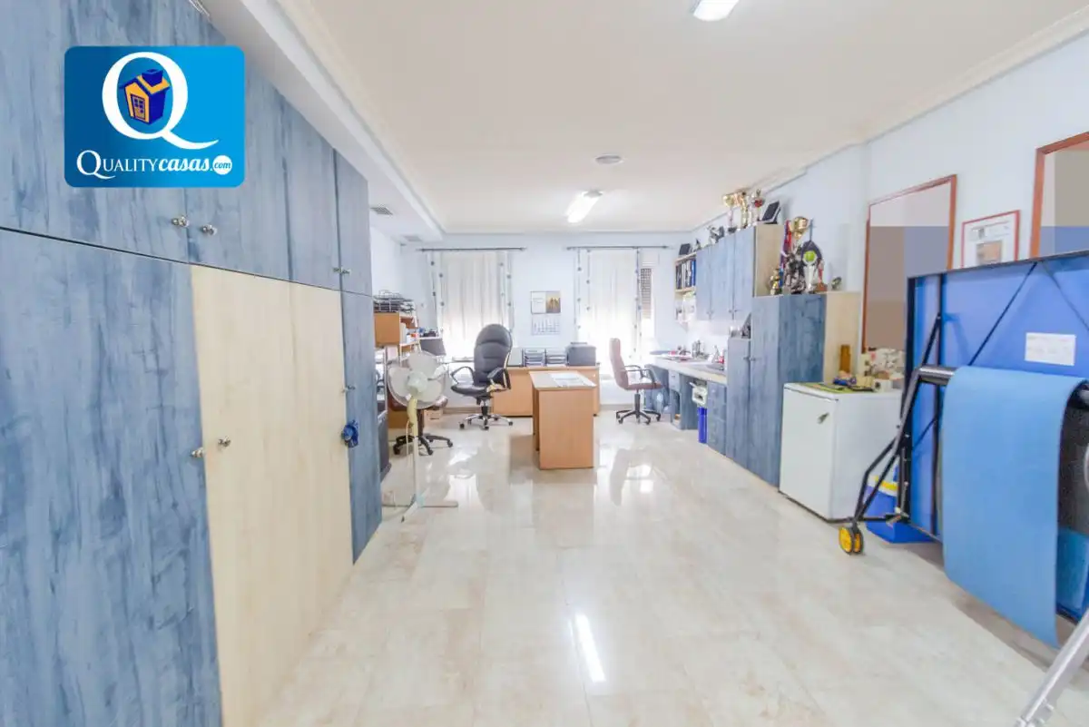 Casa adosada en venta en Crevillent con Aire acondicionado, Terraza y Trastero