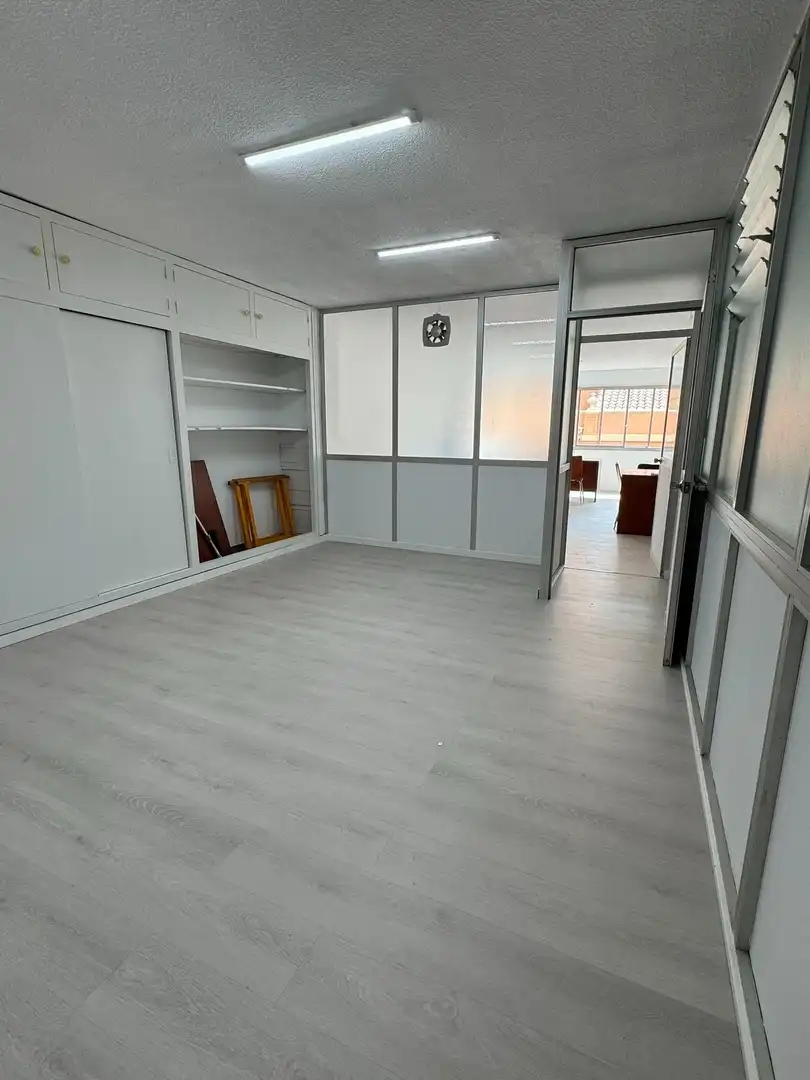 Bureau avec ascenseur à vendre à trinidad grund, imagen 19