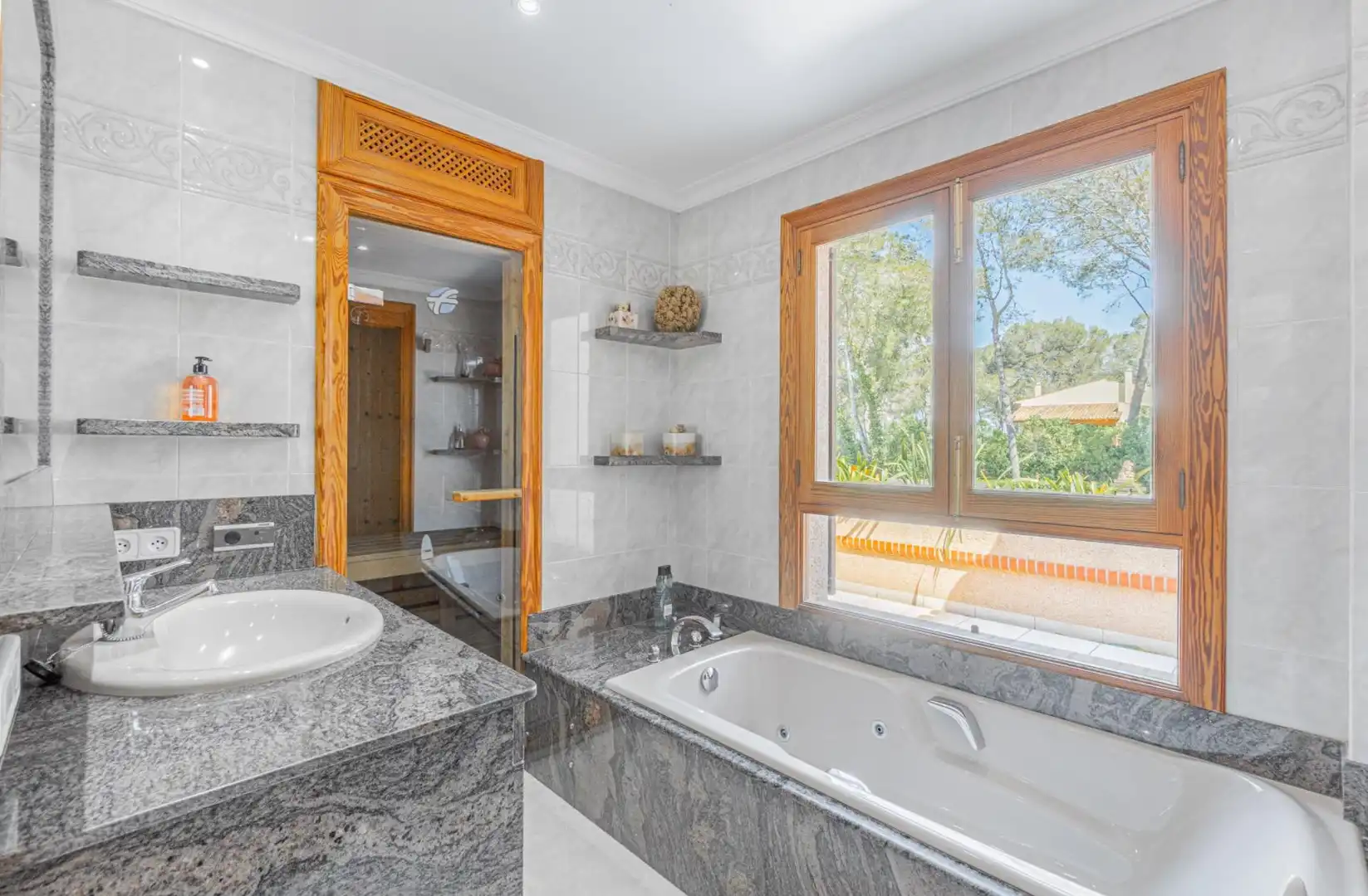 Badezimmer von Country house zum Verkauf in  Palma de Mallorca mit Klimaanlage, Privatgarten und Terrasse
