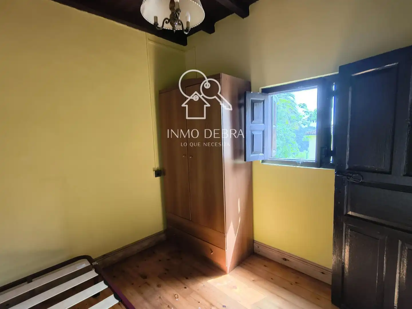 Vista exterior de Casa o chalet en venta en Salas con Calefacción y Terraza
