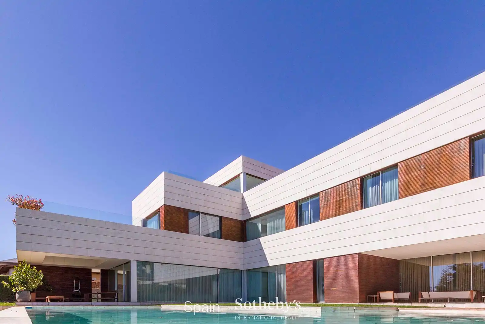 Vista exterior de Casa o chalet en venta en Madrid con Aire acondicionado, Calefacción y Jardín privado