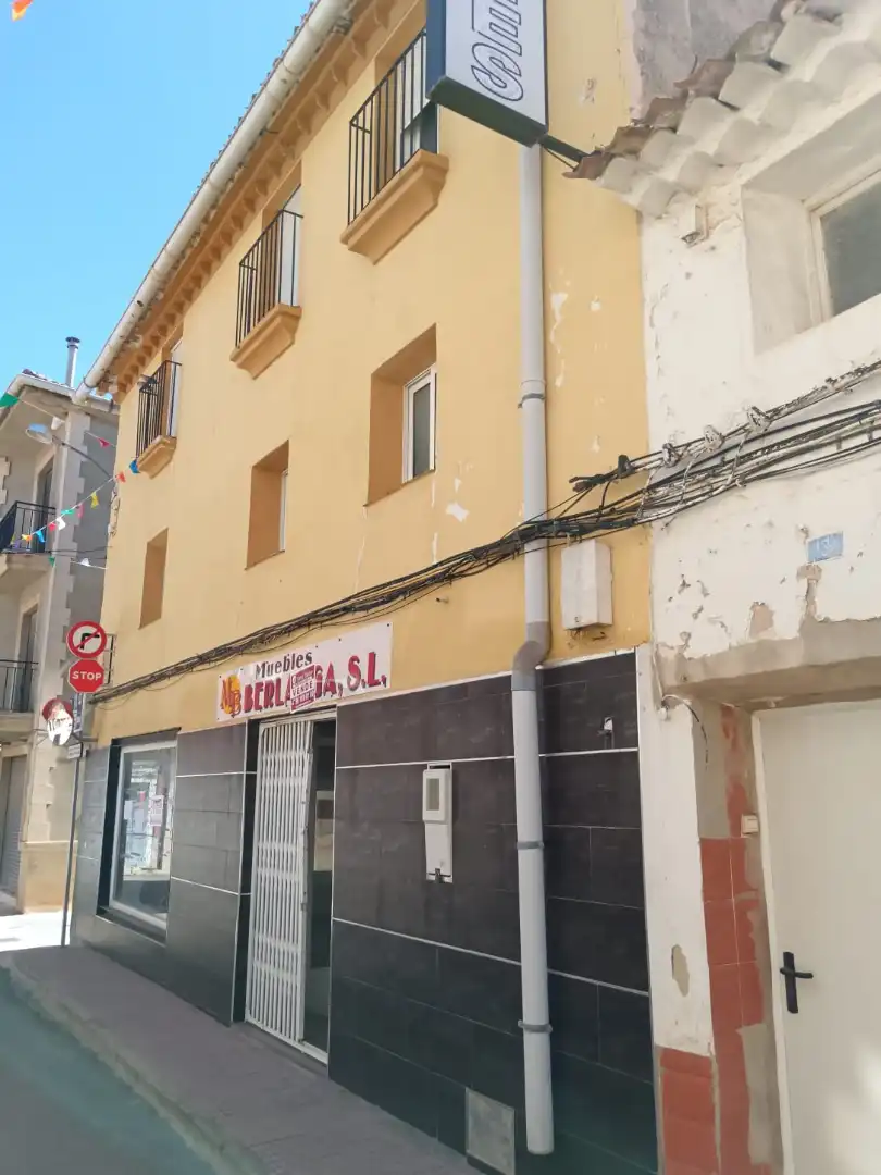 Vista exterior de Casa o xalet en venda en Camporrobles amb Balcó