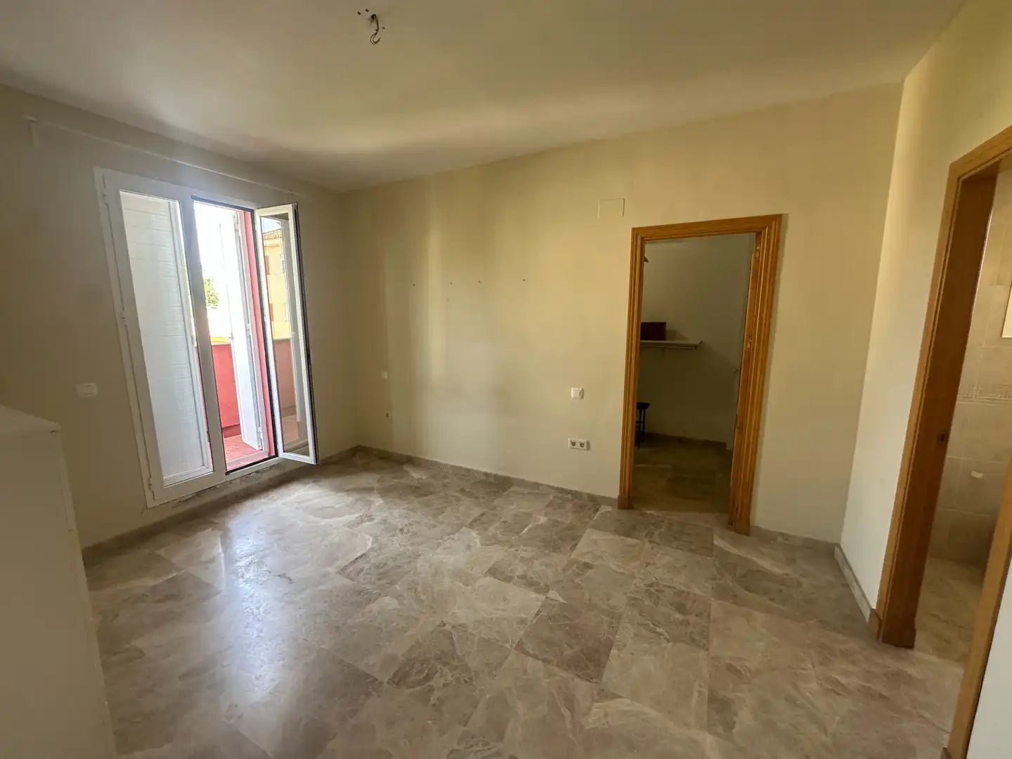 Casa adosada en venda en Castilleja de la Cuesta amb Aire condicionat, Jardí privat i Terrassa