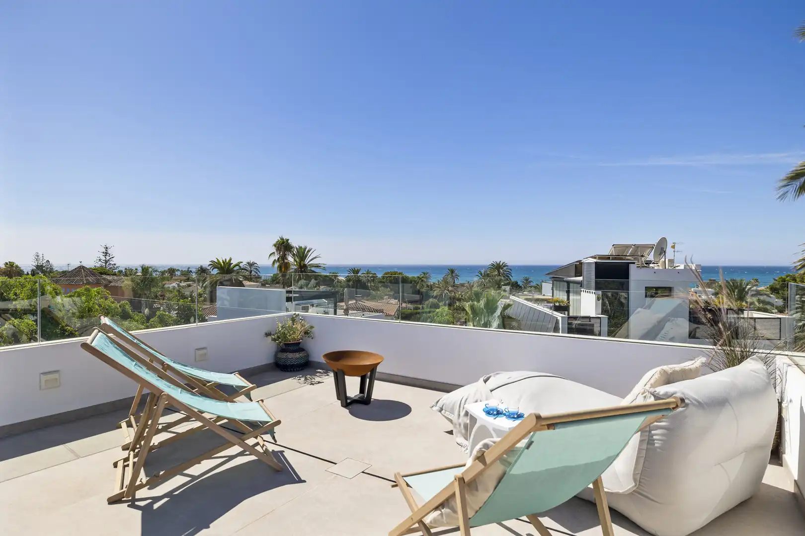 Terrassa de Casa o xalet en venda en Marbella amb Aire condicionat, Jardí privat i Terrassa