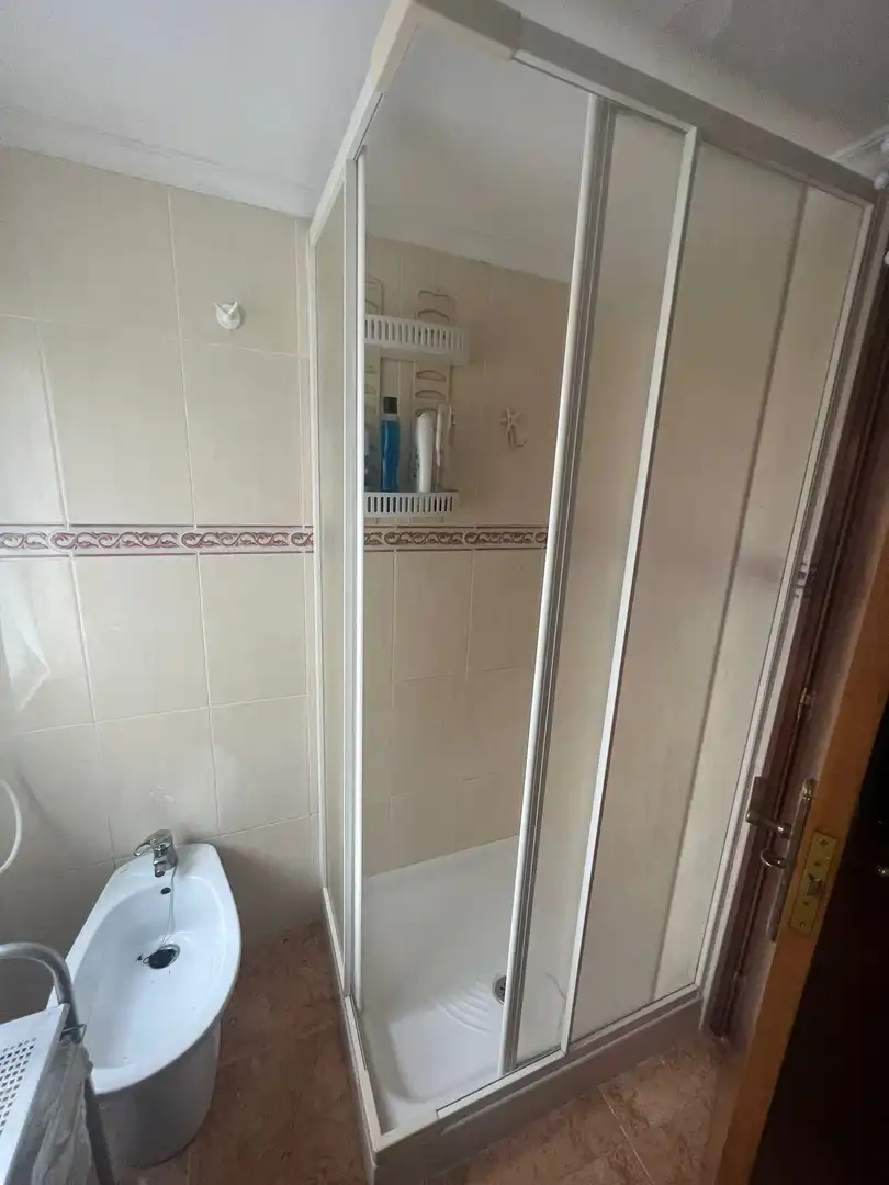Badezimmer von Einfamilien-Reihenhaus zum Verkauf in Valdoviño mit Heizung, Terrasse und Abstellraum