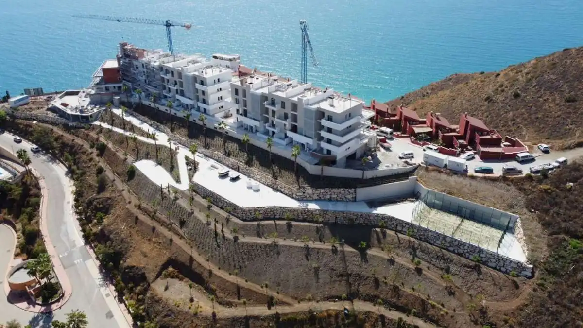 Vista exterior de Planta baixa en venda en Torrox amb Moblat, Domòtica i Piscina comunitària